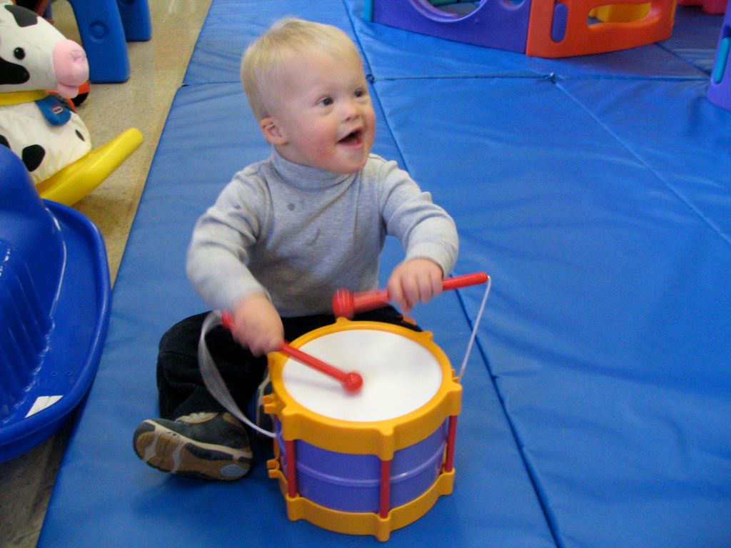 468791_10201278371705843_580599105_o